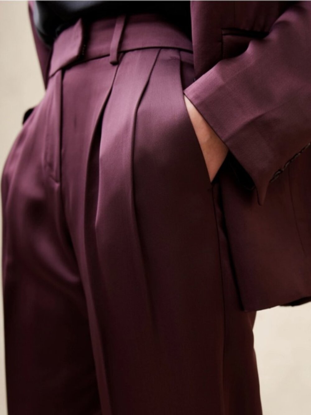 NWT Banana Republic "Isa" Satin Pleated Trousers in Purple Prune